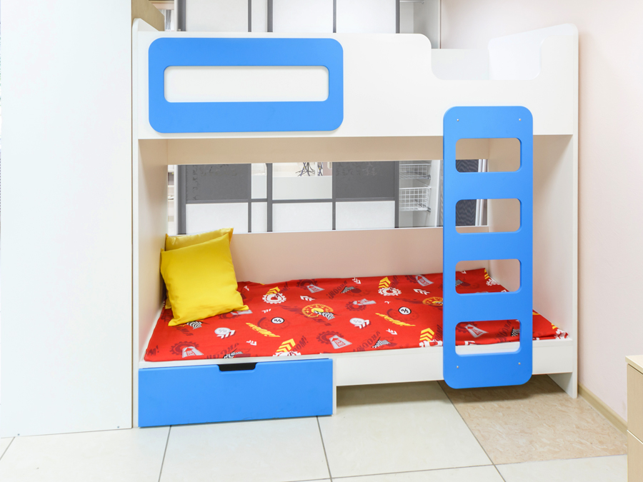 Кровать в цвете "Индиго", установленная в офисе на ул. М.Рыбалко,35