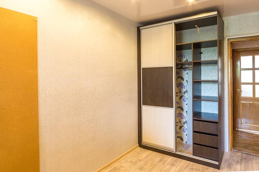 Шкаф-купе двухстворчатый в спальню