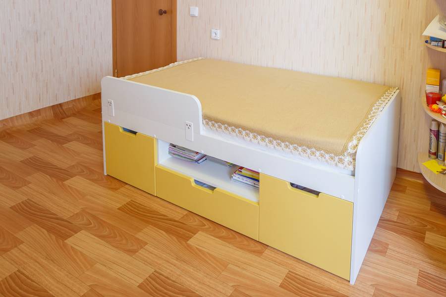 Детская кровать с ящиками "Конфетти"