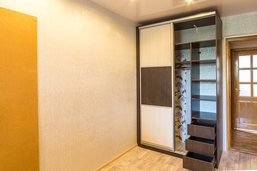 Шкаф-купе двухстворчатый в спальню